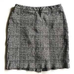 Talbots Petites Ladies 4p Black and White Print Mini Skirt